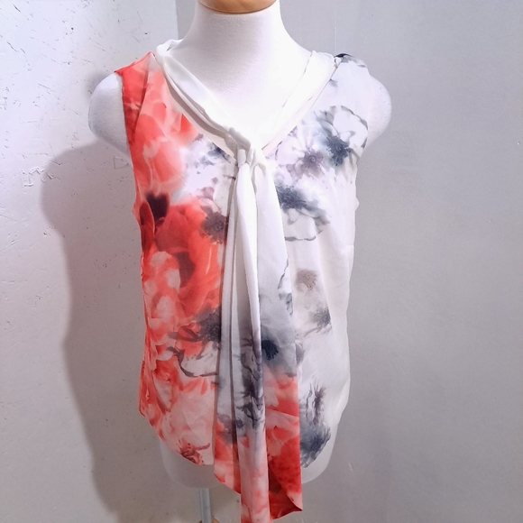 Cleo | Women's Sleeveless Top - Red and White Floral with tie - Picture 3 of 9
